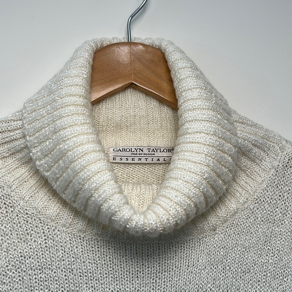 Carolyn Taylor Women’s Long Sleeves turtleneck Knit sweater size Large - Picture 3 of 8